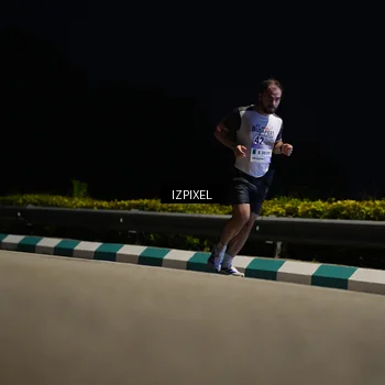 Runner Photo 7378931