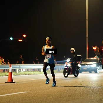 Runner Photo 7379950