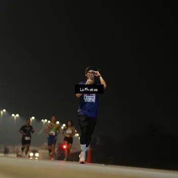 Runner Photo 7381000