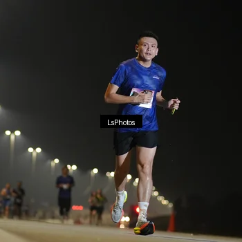 Runner Photo 7381003