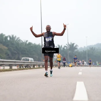 Runner Photo 7381411