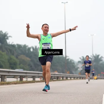 Runner Photo 7381719