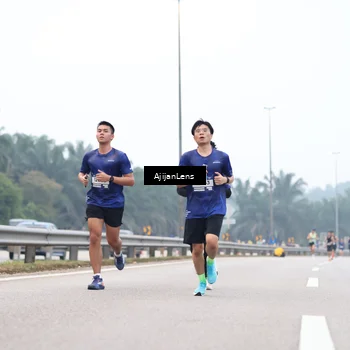 Runner Photo 7381946