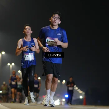 Runner Photo 7382070