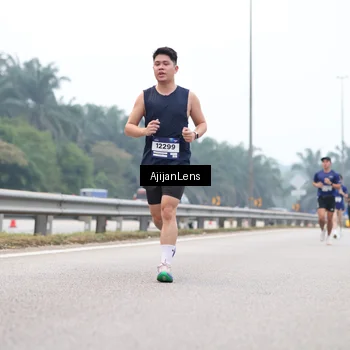 Runner Photo 7382101