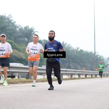 Runner Photo 7382314