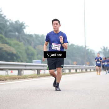 Runner Photo 7382373