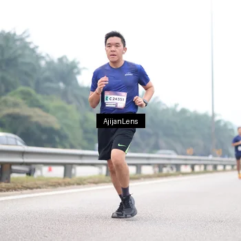 Runner Photo 7382387