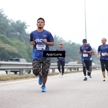 Runner Photo 7382412