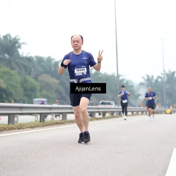 Runner Photo 7382492