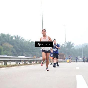 Runner Photo 7382591