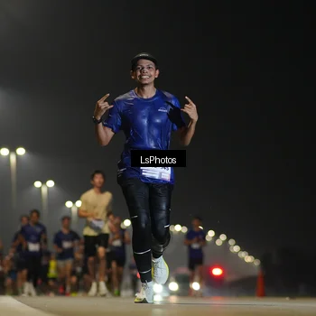 Runner Photo 7382875