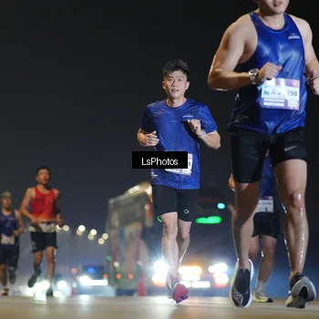 Runner Photo 7382912