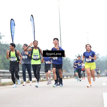 Runner Photo 7383024