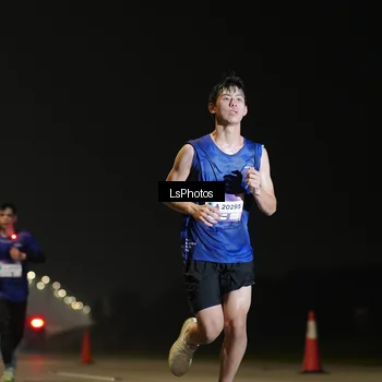 Runner Photo 7383073