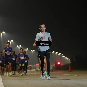 Runner Photo 7383075