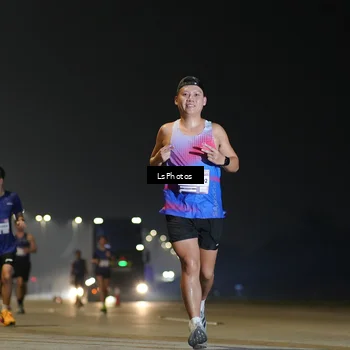 Runner Photo 7383126