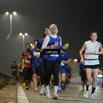 Runner Photo 7383475