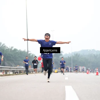 Runner Photo 7383476