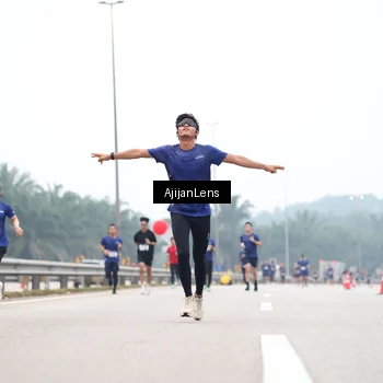 Runner Photo 7383481