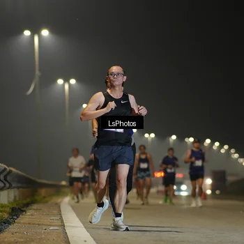 Runner Photo 7383535