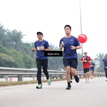 Runner Photo 7383618