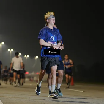 Runner Photo 7383653