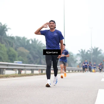 Runner Photo 7383684