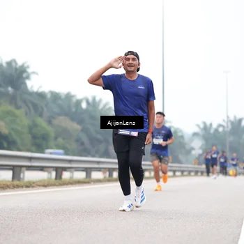 Runner Photo 7383685