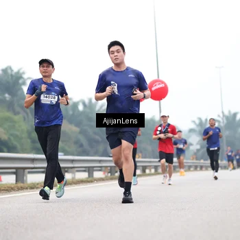 Runner Photo 7383835