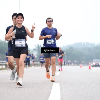 Runner Photo 7384003