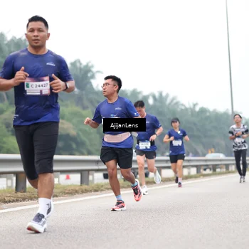 Runner Photo 7384247