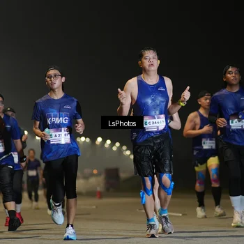 Runner Photo 7384440
