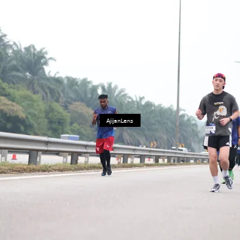 Runner Photo 7384740
