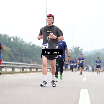 Runner Photo 7384744