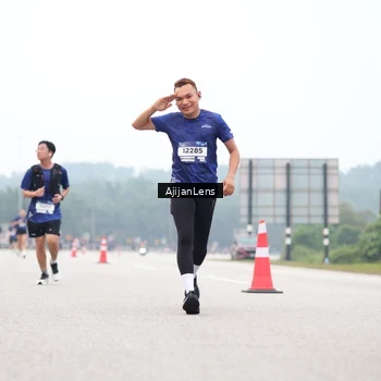Runner Photo 7384995