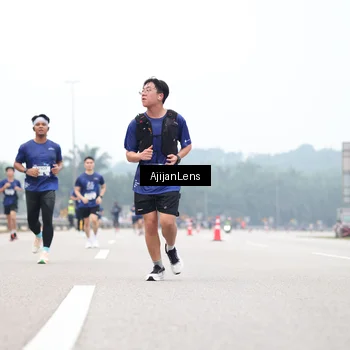 Runner Photo 7385011