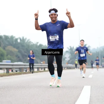 Runner Photo 7385057