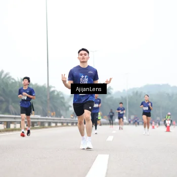 Runner Photo 7385080