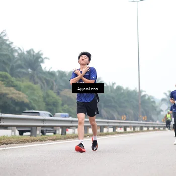 Runner Photo 7385100
