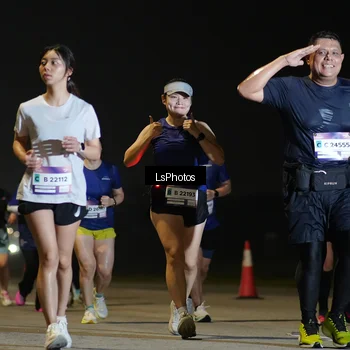Runner Photo 7385955