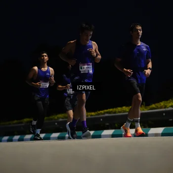 Runner Photo 7386946