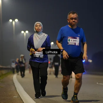 Runner Photo 7387041
