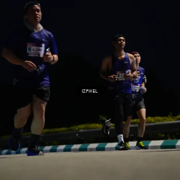 Runner Photo 7387123