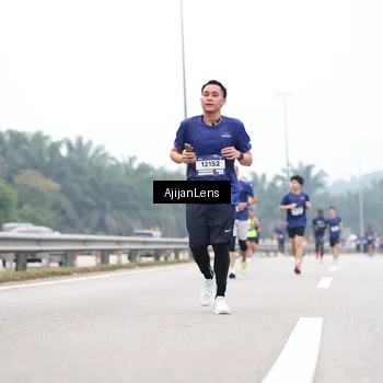 Runner Photo 7387295
