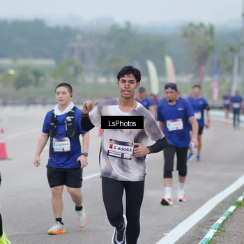 Runner Photo 7387417