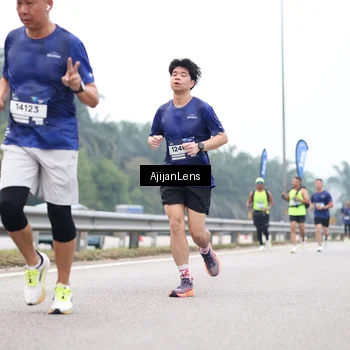 Runner Photo 7387423