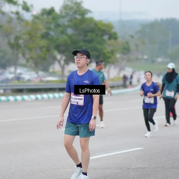 Runner Photo 7387424