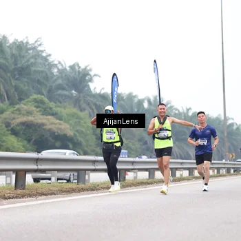 Runner Photo 7387442