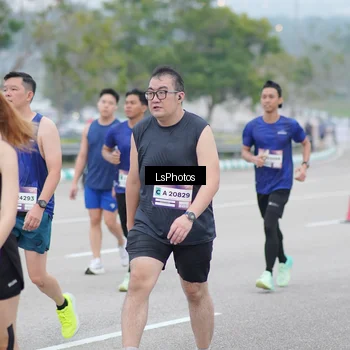 Runner Photo 7387473
